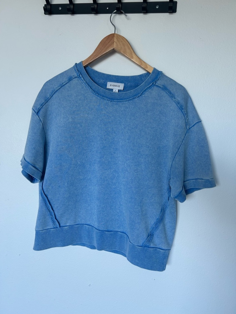 EVEREVE Lizzie Short Sleeve, raw edged Sweatshirt. Small, NWOT
